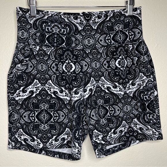 Black White Paisley Mandala Textured Scuba Shorts Tall Band Pockets Women Medium - Picture 3 of 11
